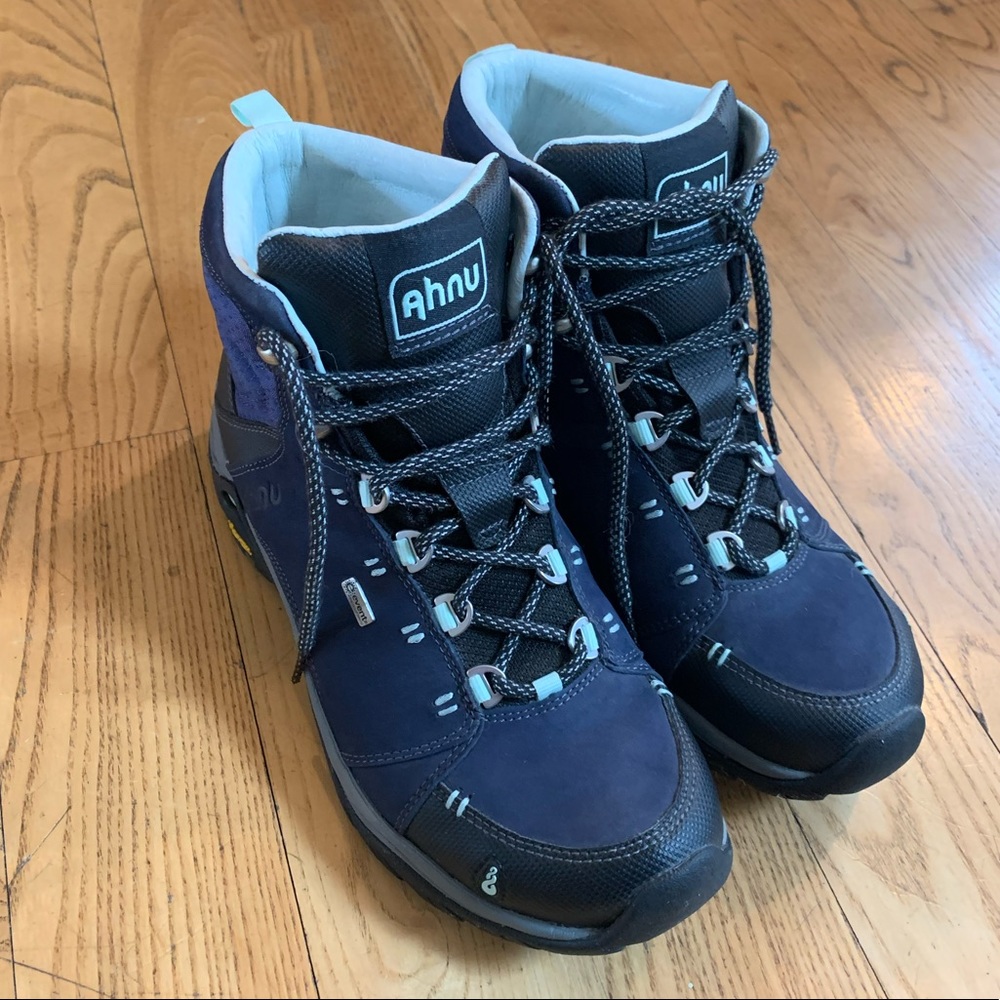 Ahnu Montara Women’s Hiking Boots